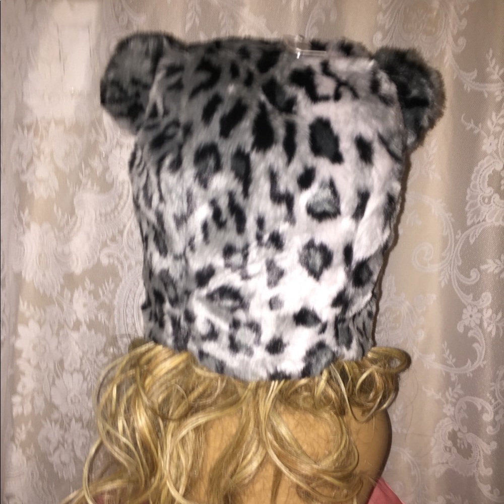 So cute leopard 🐆 Trapper hat - Picture 4 of 8